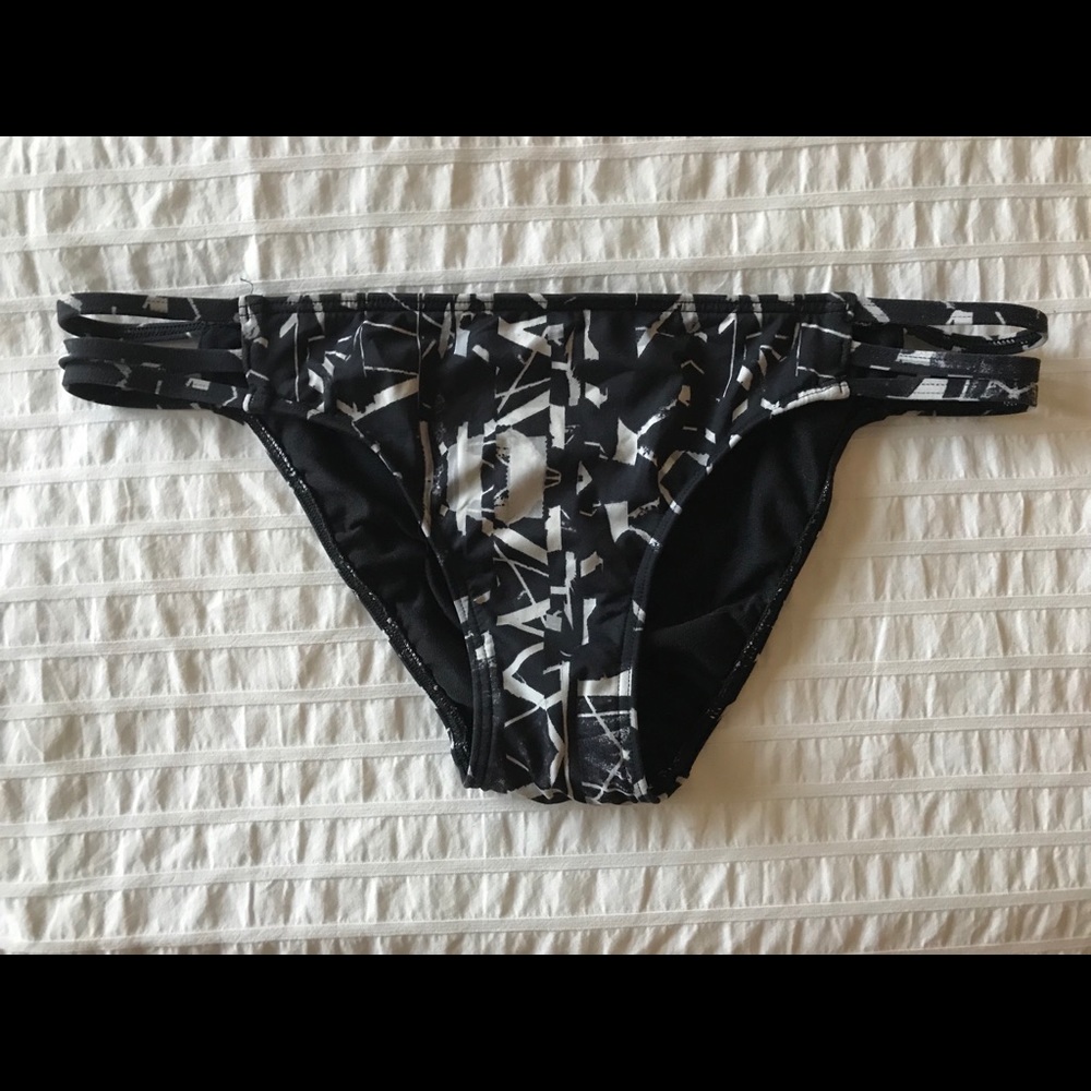 Geometric Bikini Set - Picture 6 of 8